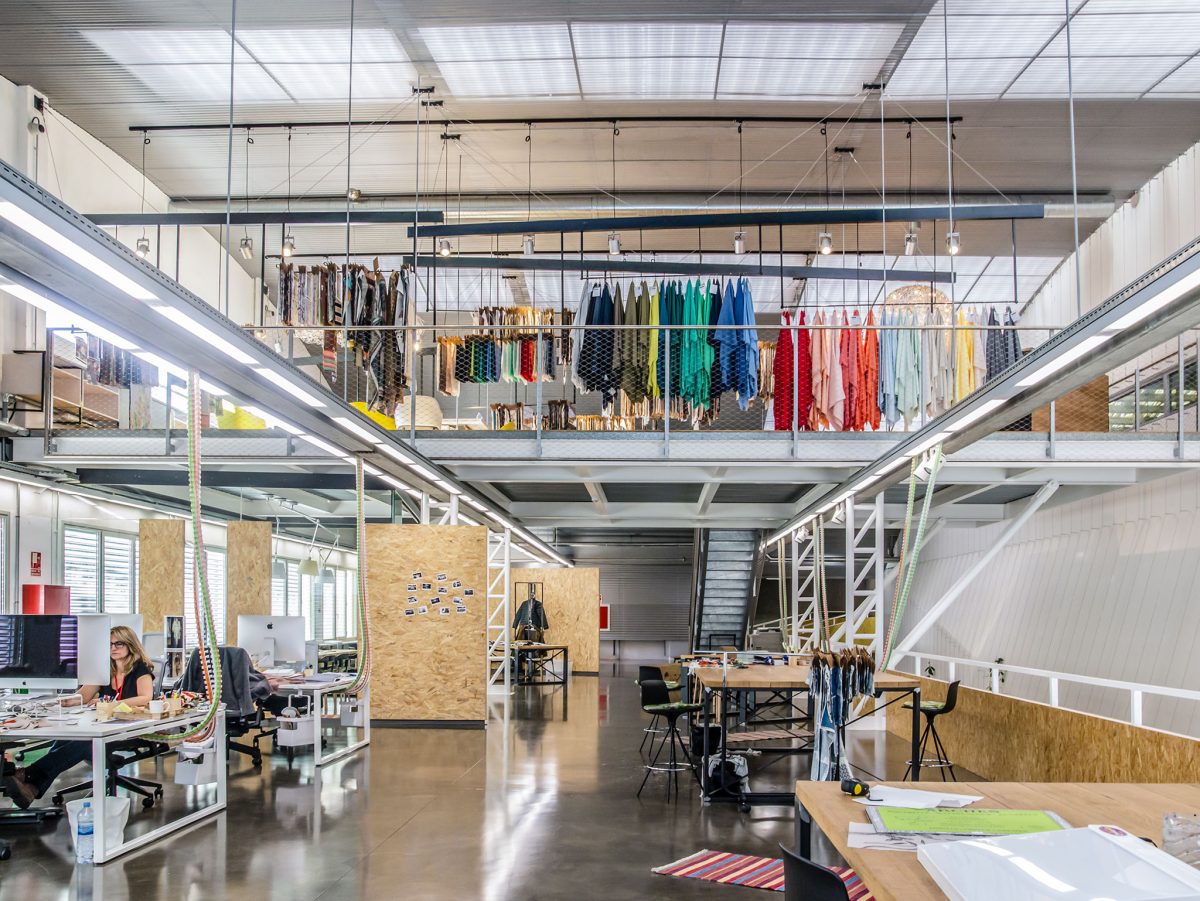 Offices and tailoring workshop on the second floor